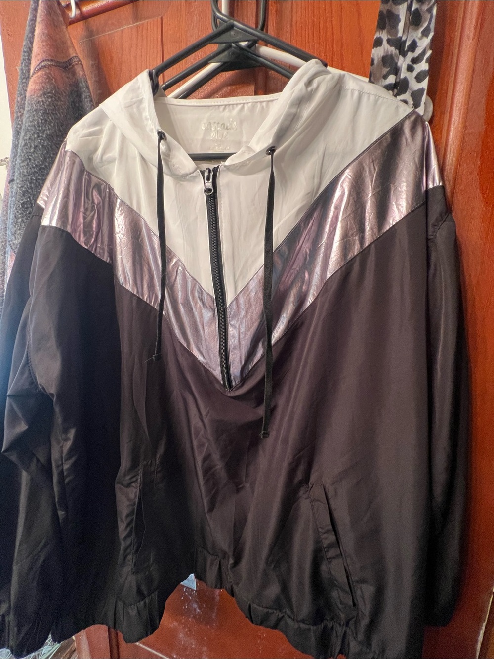 Women’s size 2x Black Hooded Windbreaker with Silver & White Chevron color block